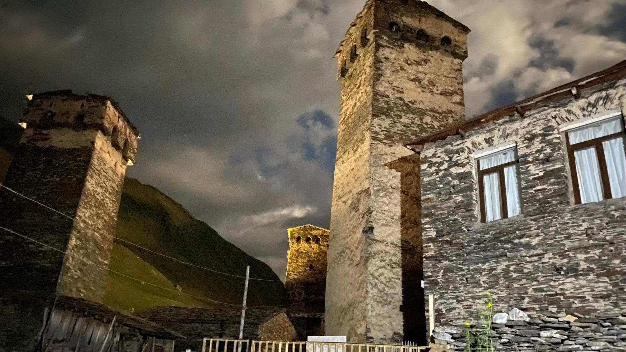Nizharadze'S Tower Hotel Ushguli Eksteriør billede